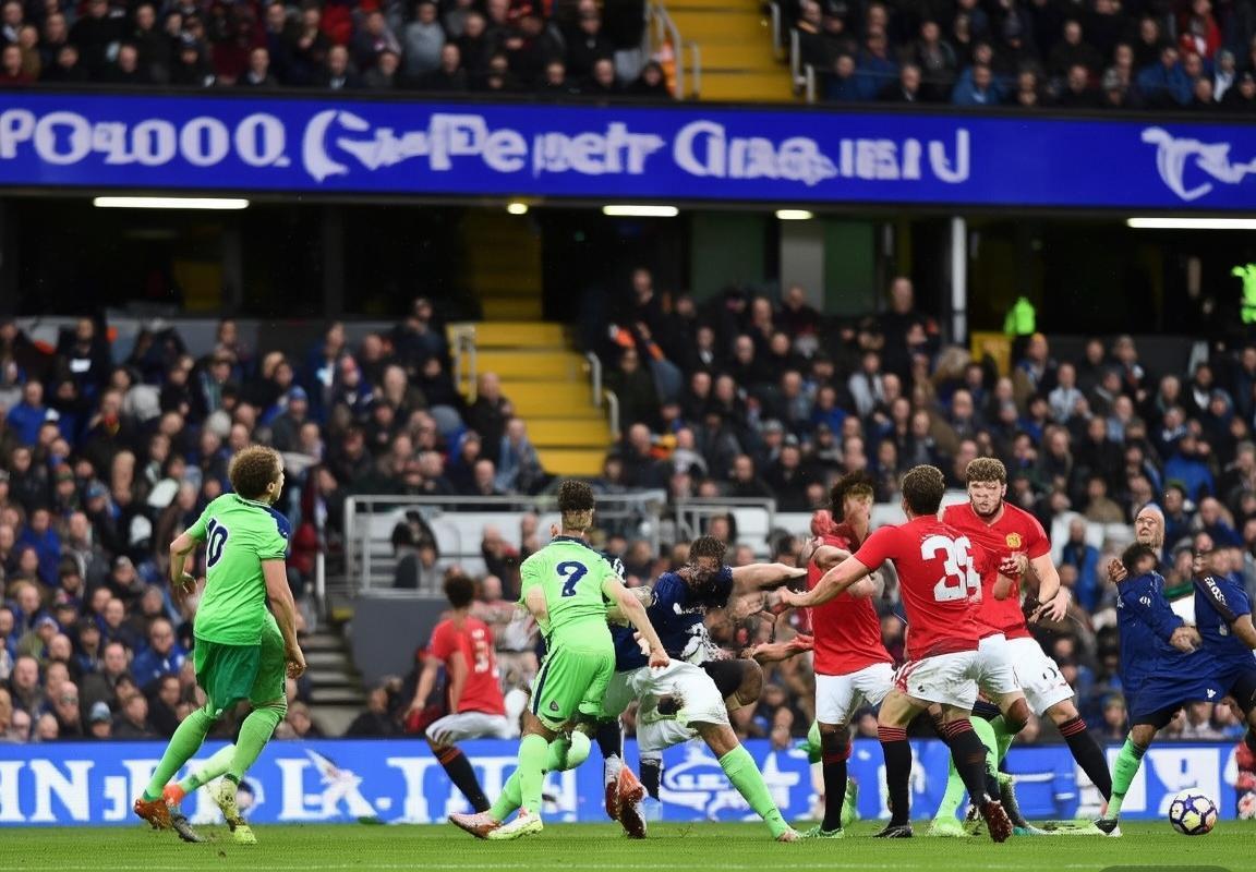 2020英超经典对决：埃弗顿vs曼联，米纳头球破门，C罗逆转制胜